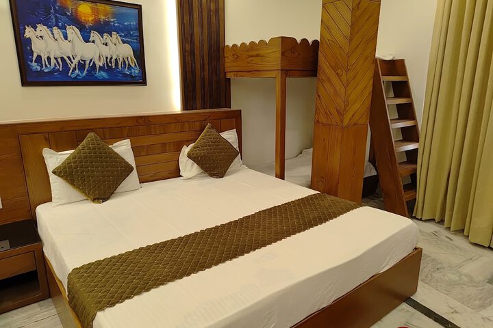 Room 16 of 42