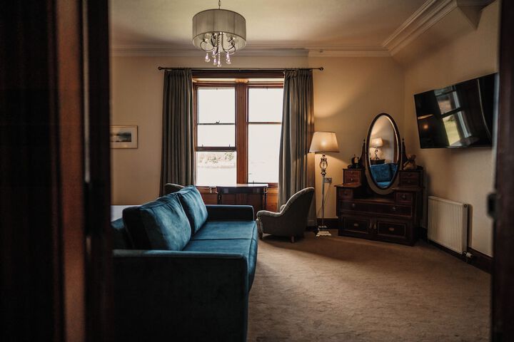 Room 15 of 102
