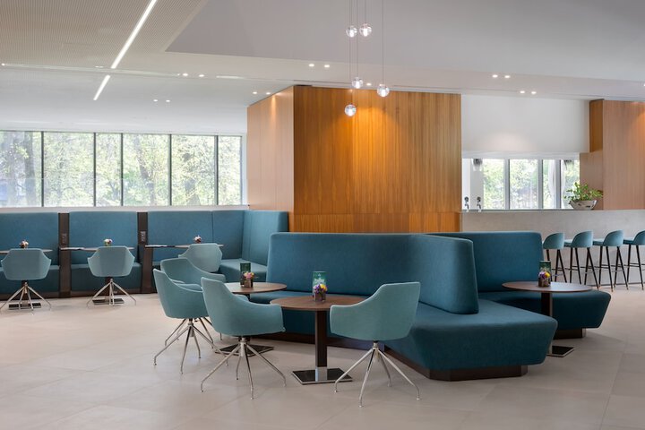 Lounge 61 of 80