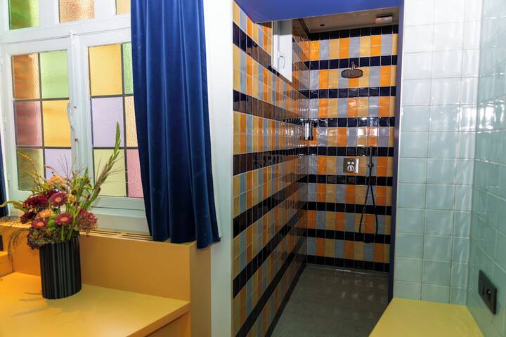 Room 35 of 42