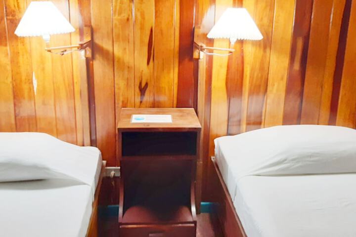 Room 27 of 87