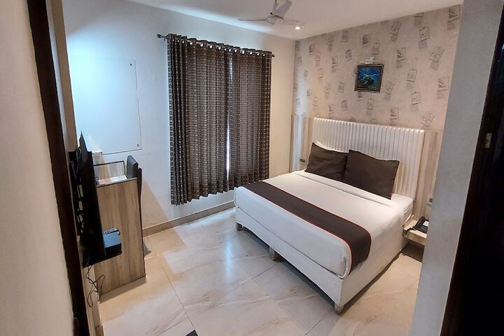 Room 36 of 74