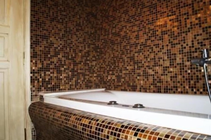 Jetted tub