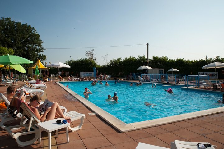 Hotel with Pool