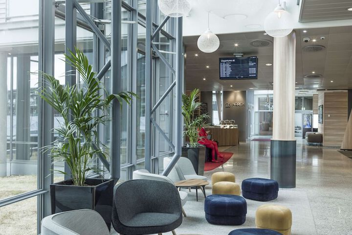 Hotel Lobby