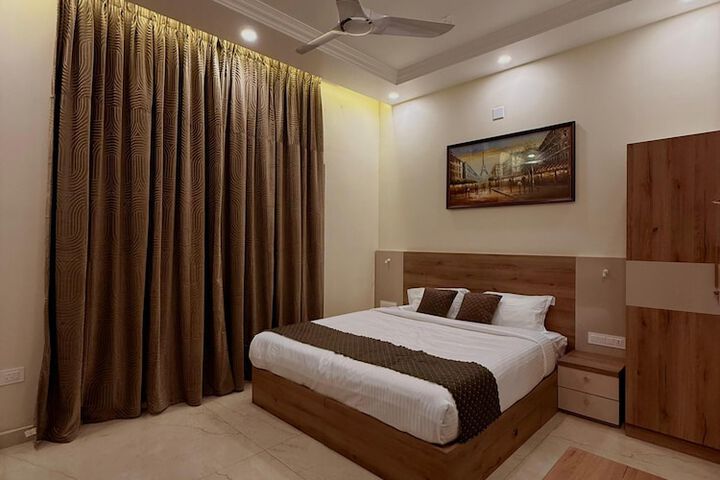 Room 2 of 47