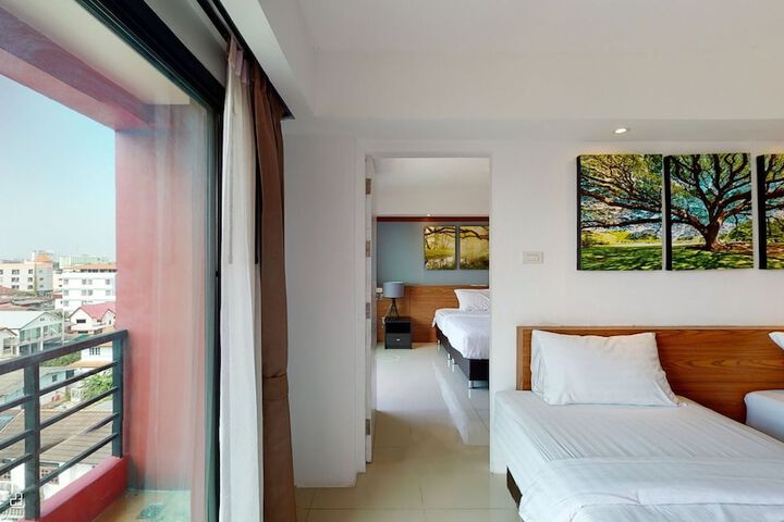 Room 51 of 181
