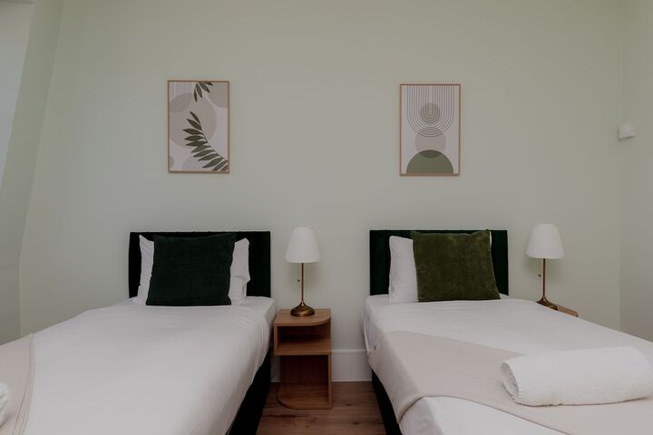 Room 11 of 50