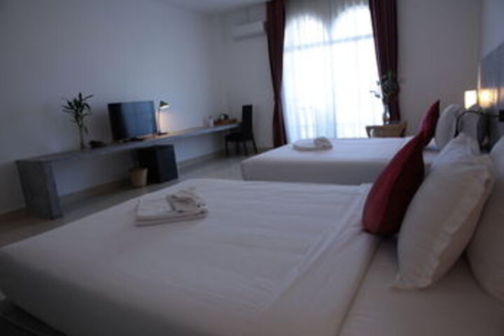 Room 73 of 142