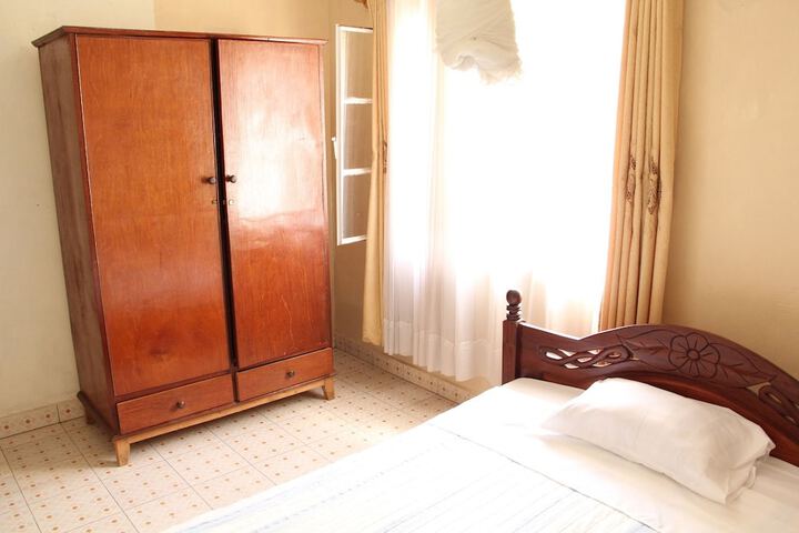 Room 3 of 24