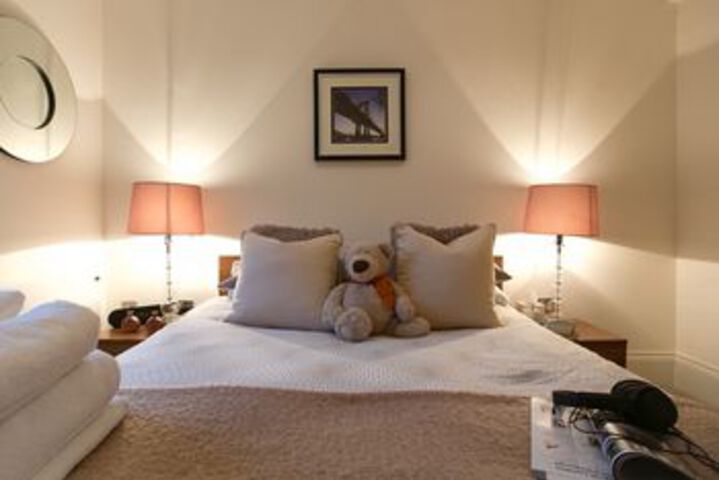 Room 13 of 77
