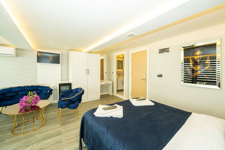 Room 27 of 60