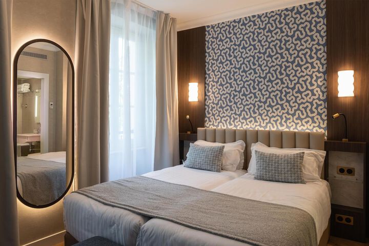 Room 10 of 48