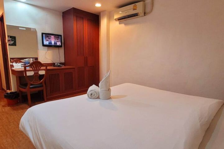 Room 14 of 20