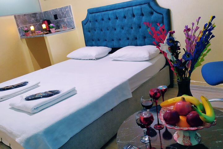 Room 2 of 4