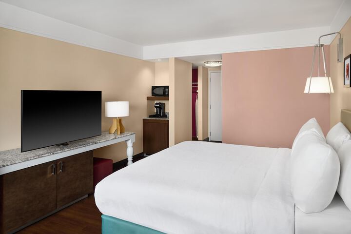 Room 14 of 43