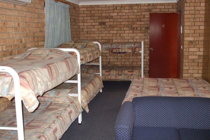Room 16 of 33