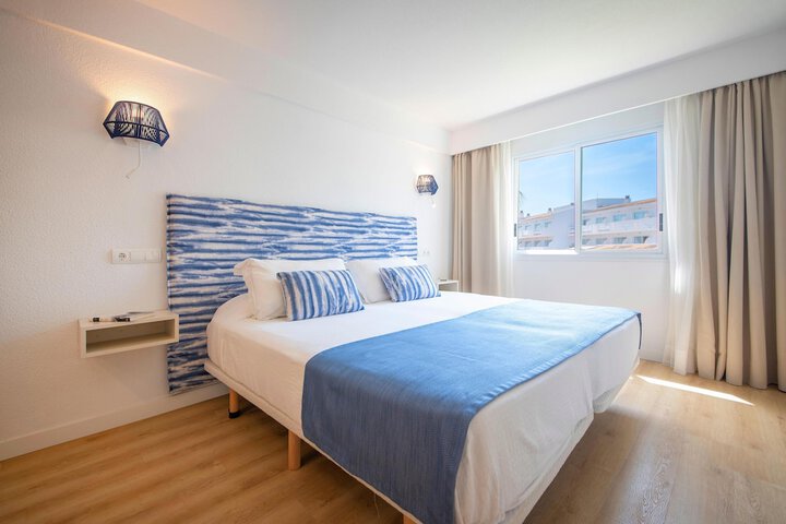 Room 40 of 139