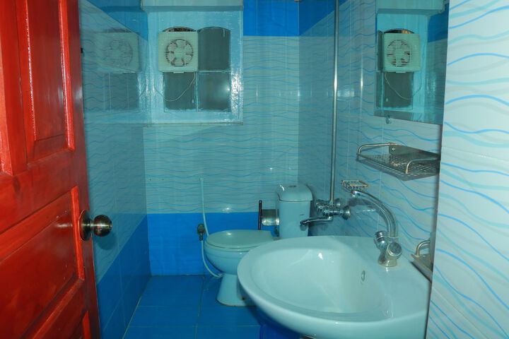 Room 9 of 11