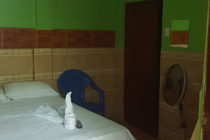 Room 9 of 39