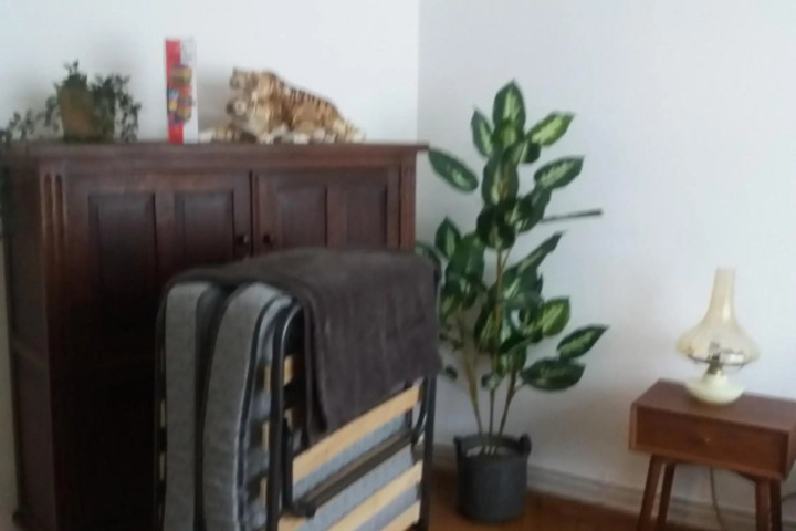 Room 10 of 16