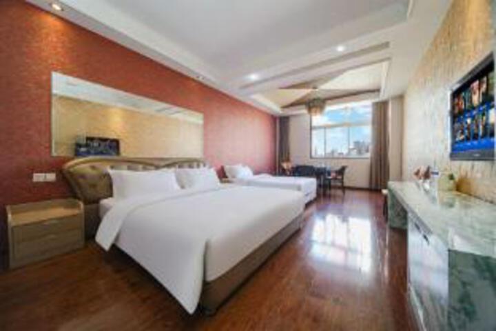 Room 3 of 5