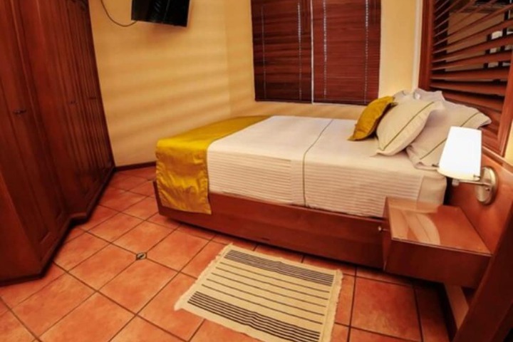 Room 5 of 36