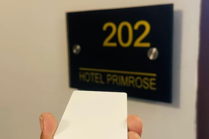Room 3 of 20