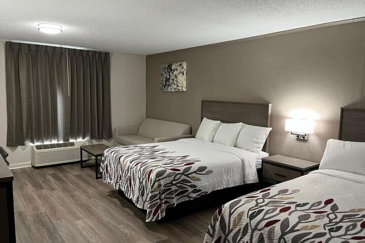1 King Bed Suite (6 of 8)