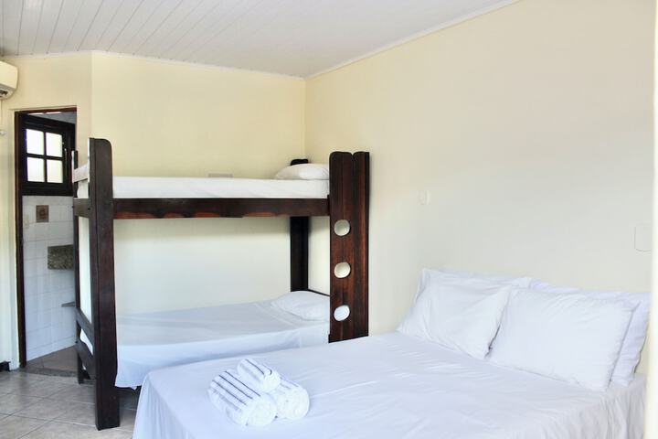 Room 5 of 18