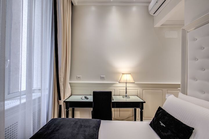 Room 6 of 48