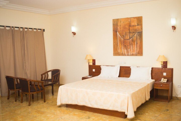 Room 7 of 18