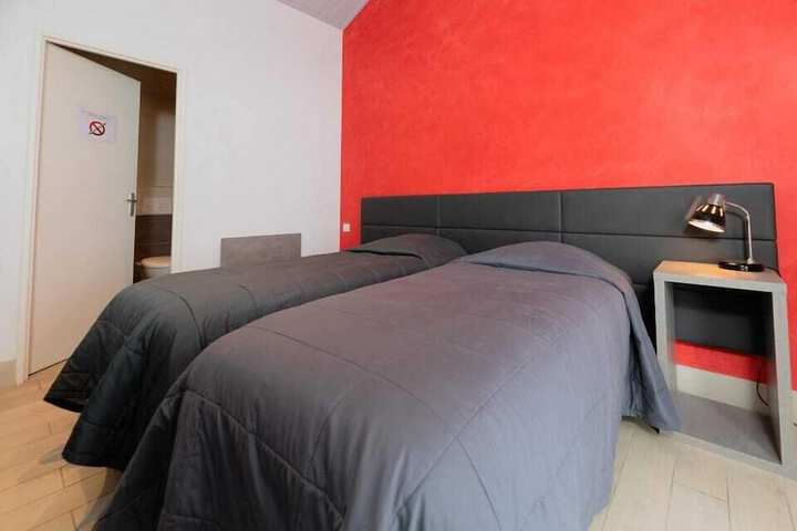 Room 7 of 51