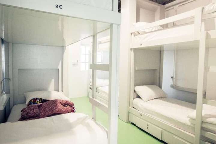 Room 6 of 38