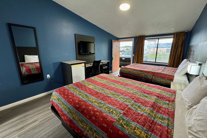 Standard Room, King or Two Doubles (6 of 7)