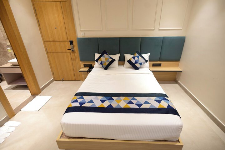 Room 11 of 48
