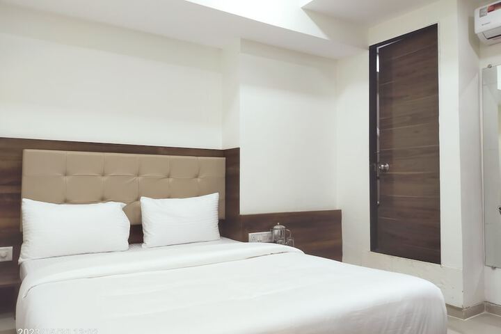 Room 3 of 21