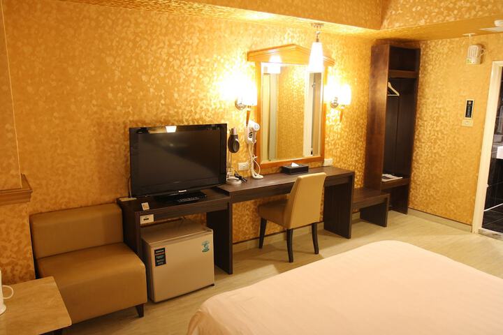 Room 10 of 41