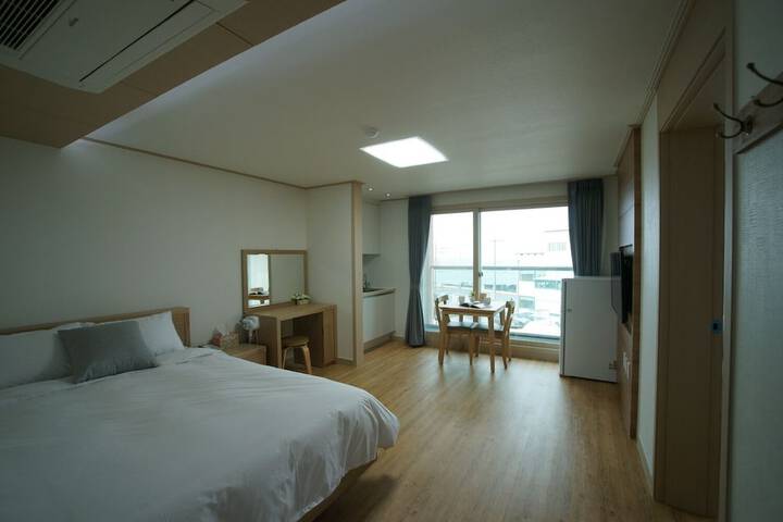 Room 3 of 26