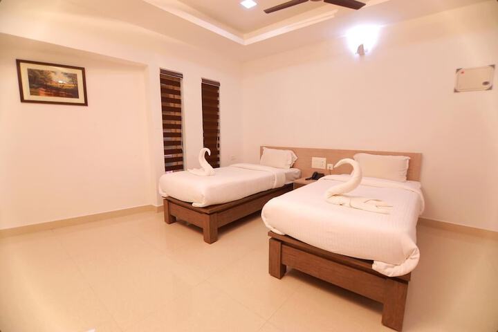 Room 13 of 38