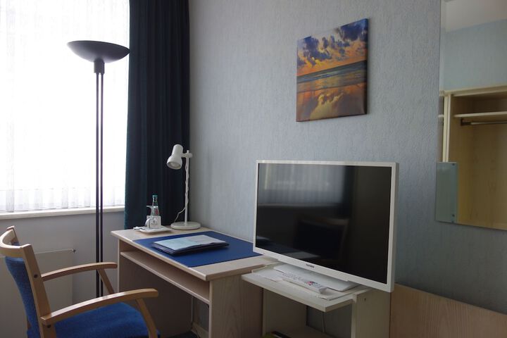 Room 17 of 50