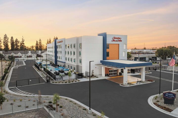 Hampton Inn &  Suites Bakersfield Central in Bakersfield, CA
