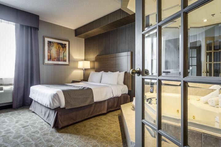 2 Queen Beds (1 of 26)