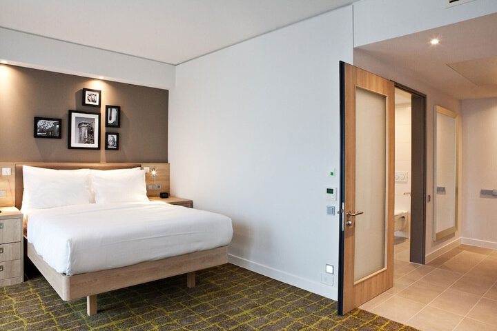 Room 31 of 49