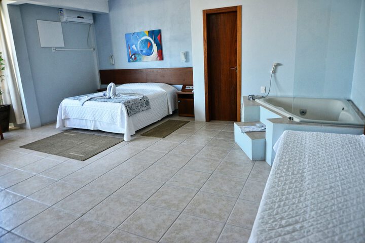 Room 14 of 50