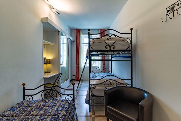 Room 7 of 35
