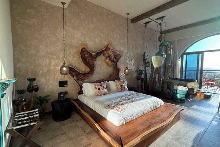 Room 4 of 202