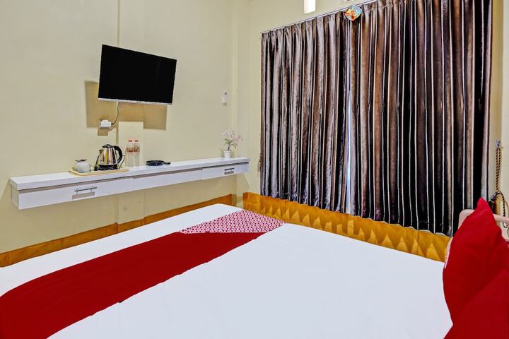 Room 9 of 20
