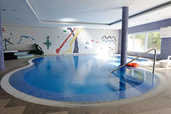 Pool 41 of 72