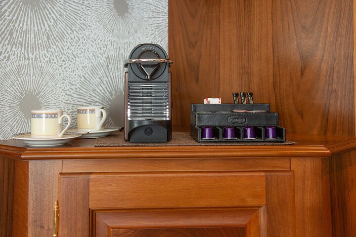 Room 10 of 46